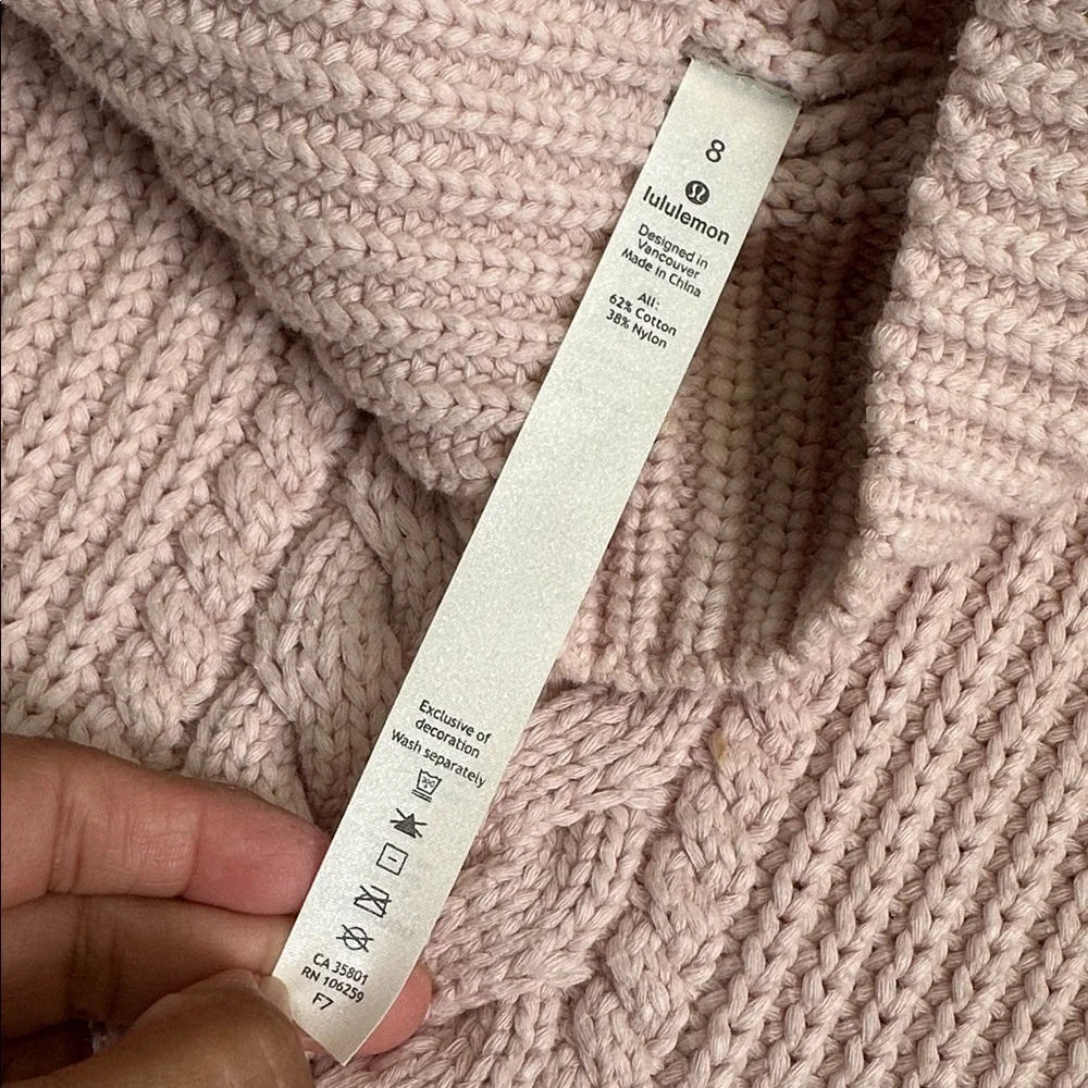 Lululemon Turtleneck Cable Knit Sweater‎ Size 8 Cabincore Chunky Bring the Cozy